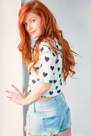 Mia Sollis Classic Red 00